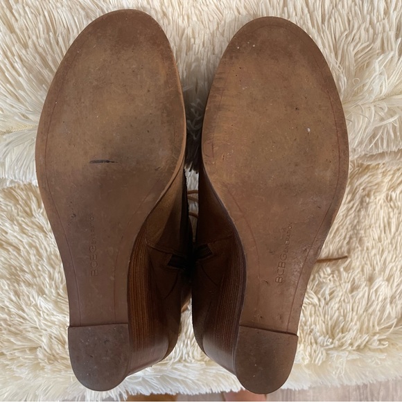 BGBG tan leather lace up wedge bootie - Picture 2 of 2